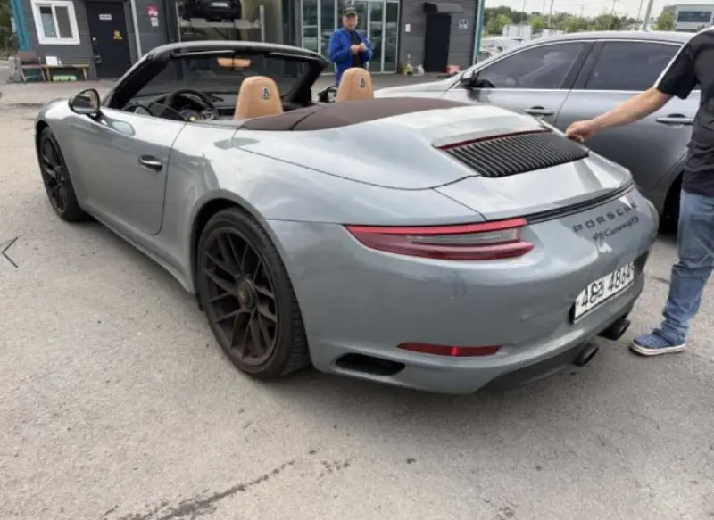 Porsche 911