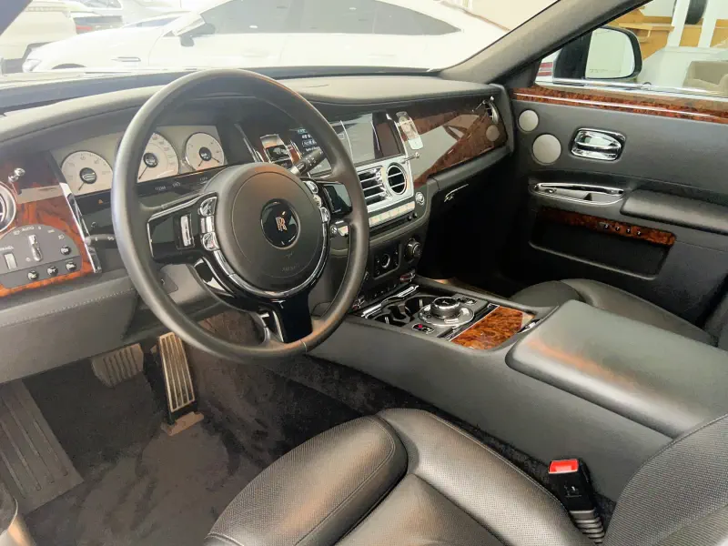 Rolls-Royce GHOST