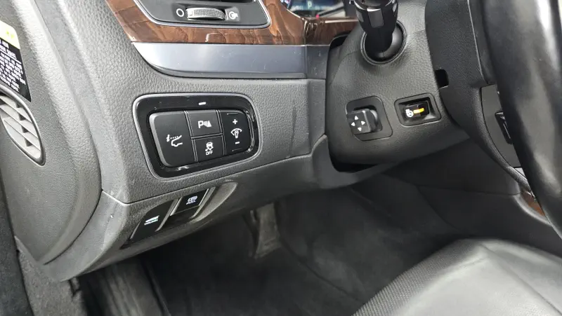 Hyundai Equus