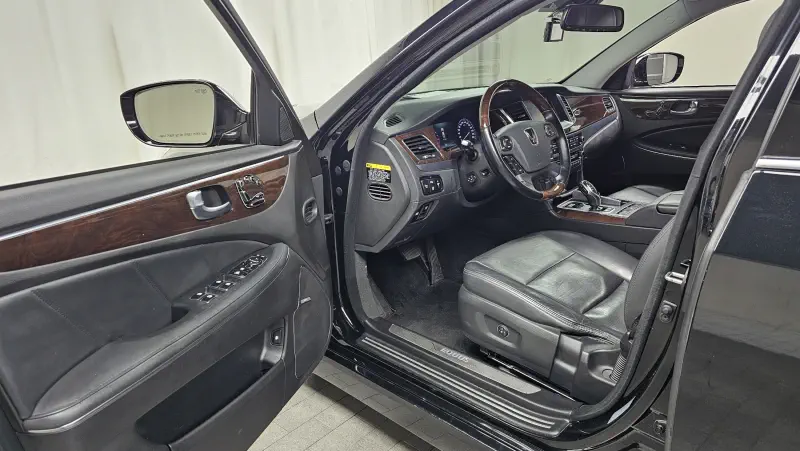 Hyundai Equus