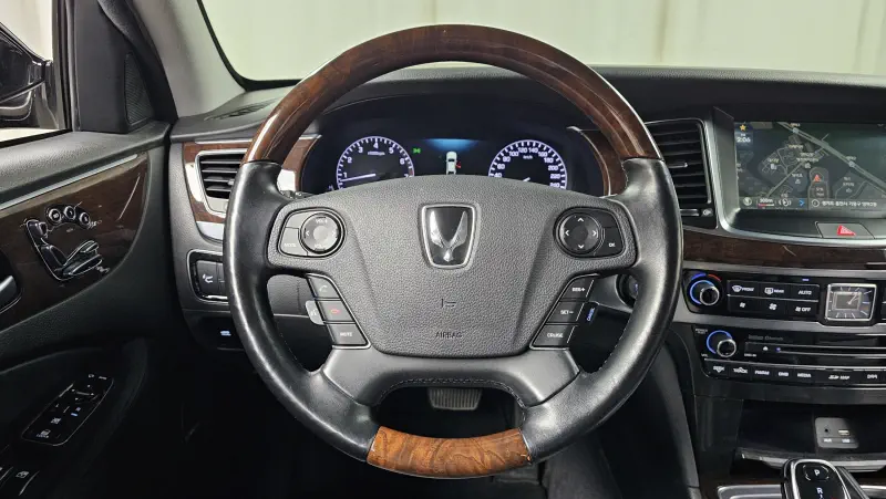 Hyundai Equus