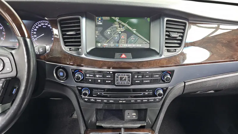 Hyundai Equus