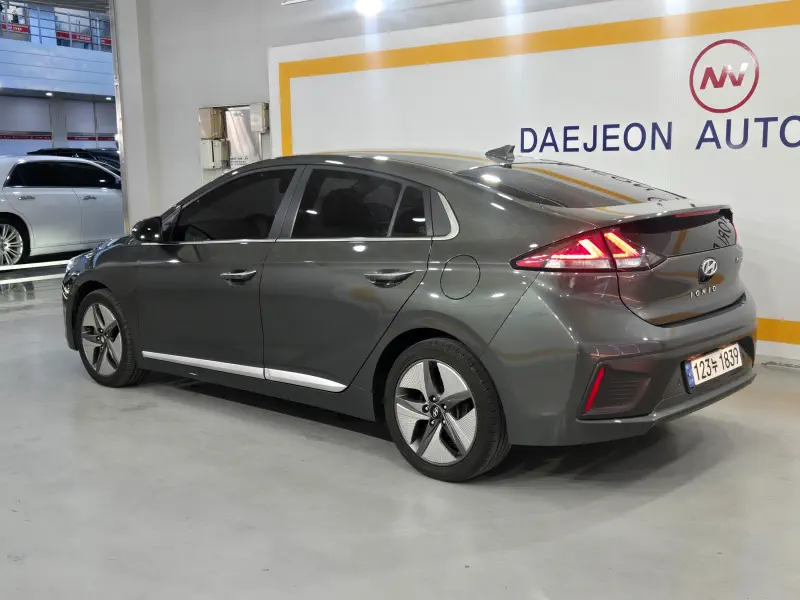Hyundai Ioniq