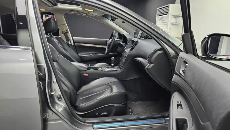 Infiniti G25
