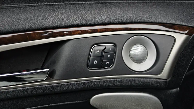 Lincoln Mkz