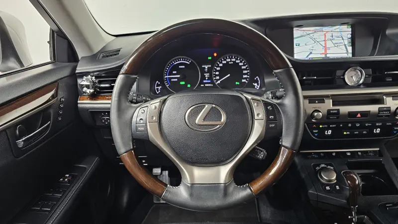 Lexus ES300h