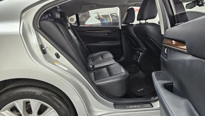 Lexus ES300h