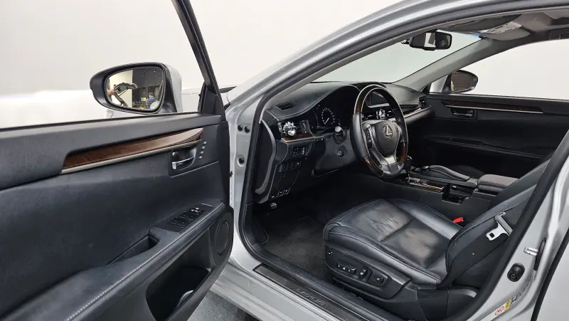 Lexus ES300h