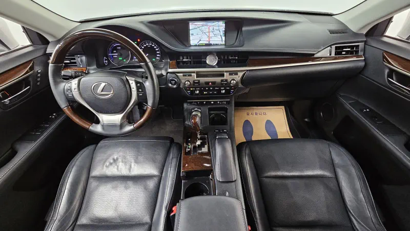 Lexus ES300h