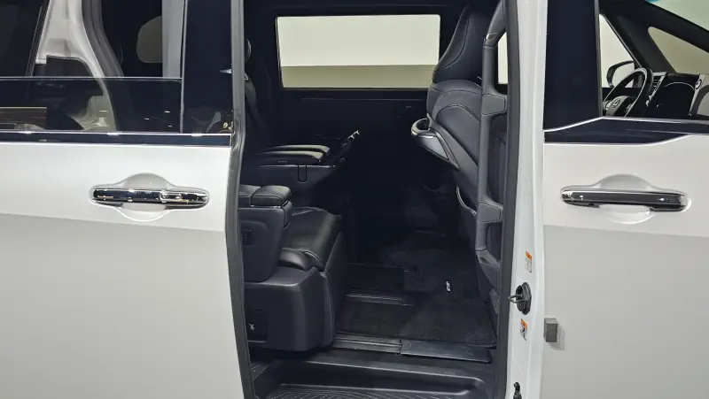 Lexus LM500h