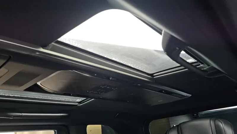Lexus LM500h