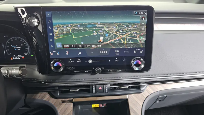 Lexus LM500h