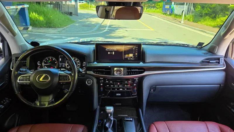 Lexus LX570