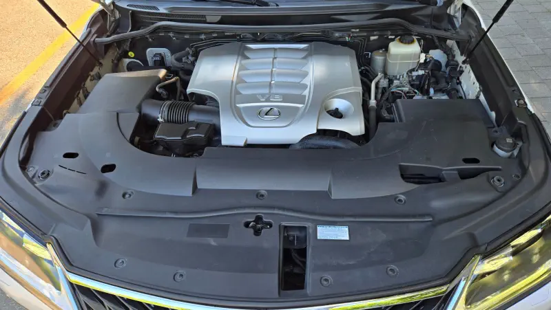 Lexus LX570