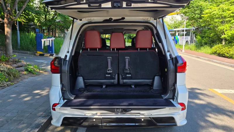 Lexus LX570