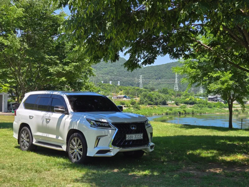 Lexus LX570