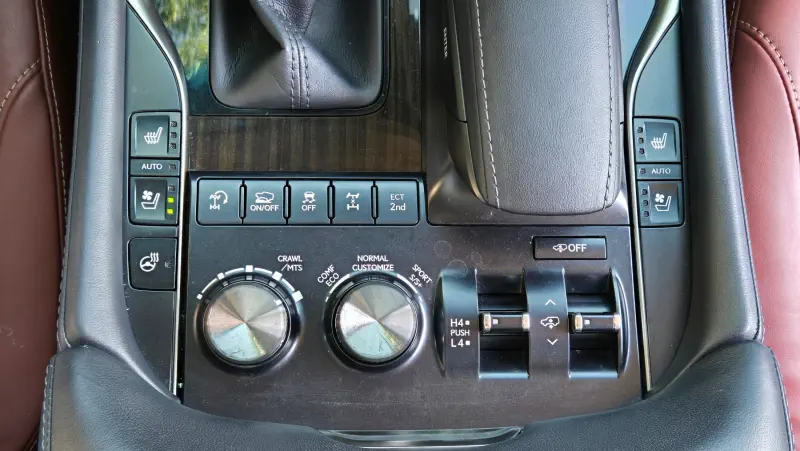 Lexus LX570