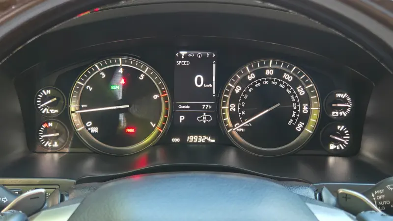 Lexus LX570