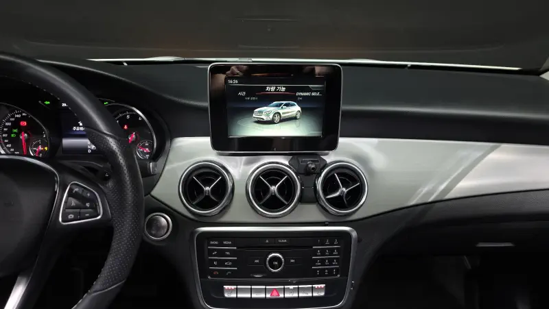 Mercedes-Benz GLA-Class