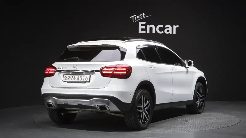 Mercedes-Benz GLA-Class