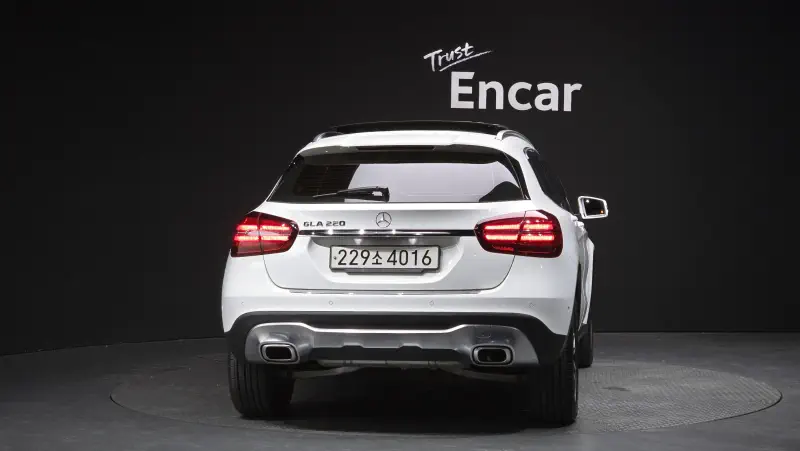 Mercedes-Benz GLA-Class