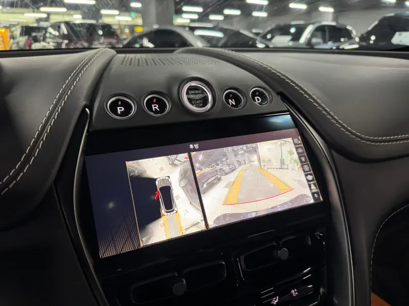 Aston Martin DBX