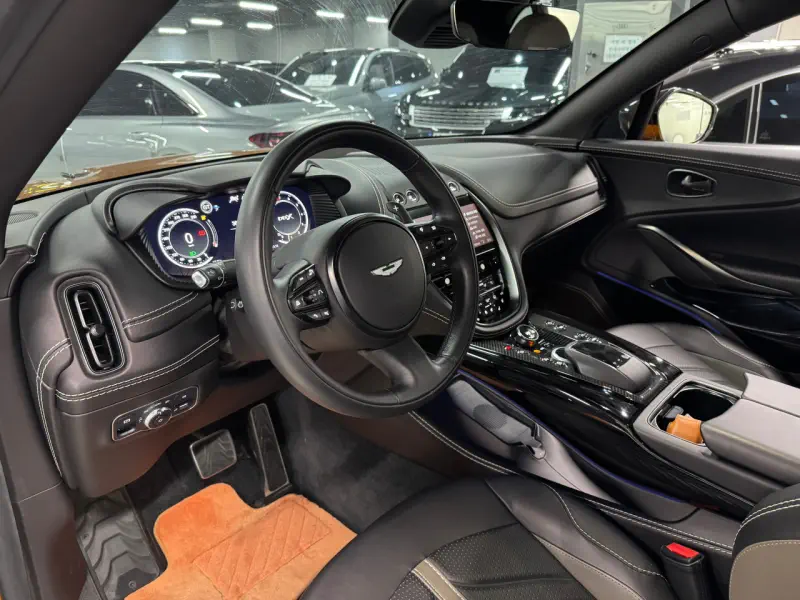 Aston Martin DBX