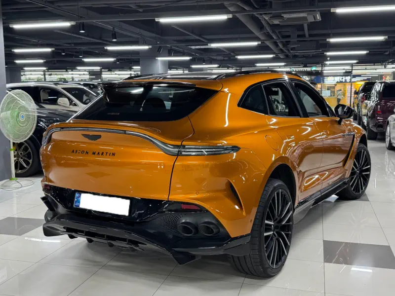 Aston Martin DBX
