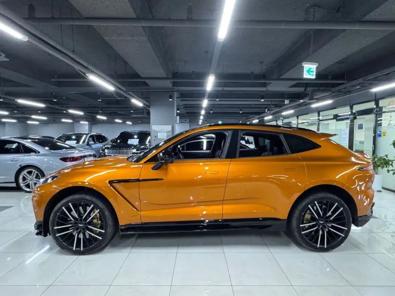 Aston Martin DBX
