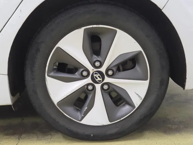 Hyundai Ioniq