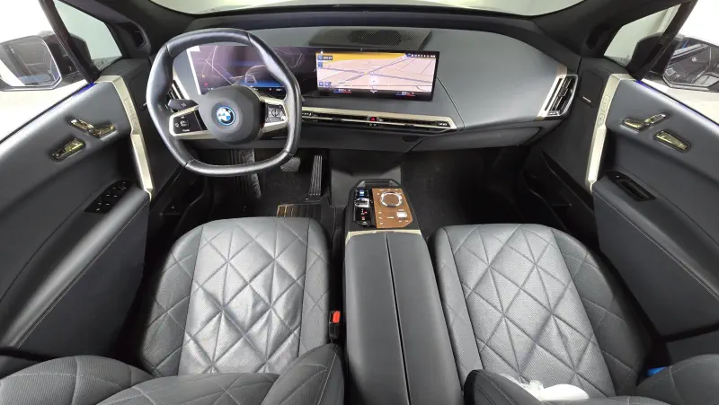 BMW iX