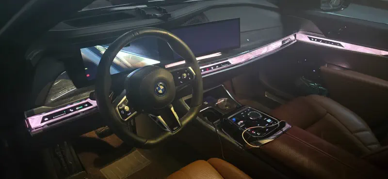 BMW i7
