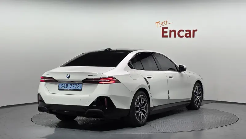 BMW i5