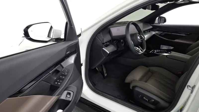 BMW i5