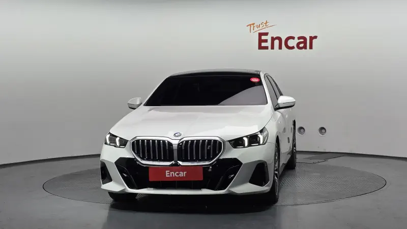BMW i5
