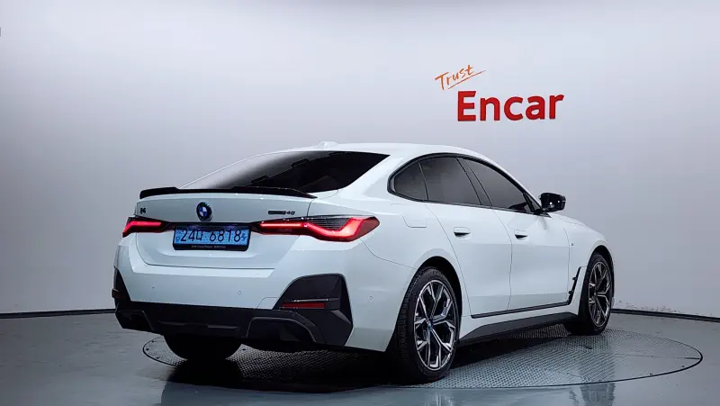 BMW i4