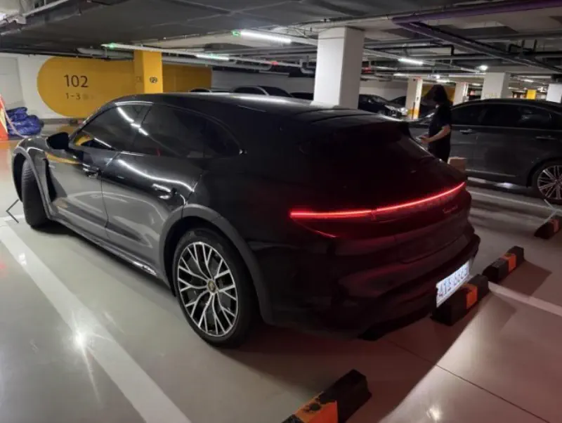 Porsche Taycan