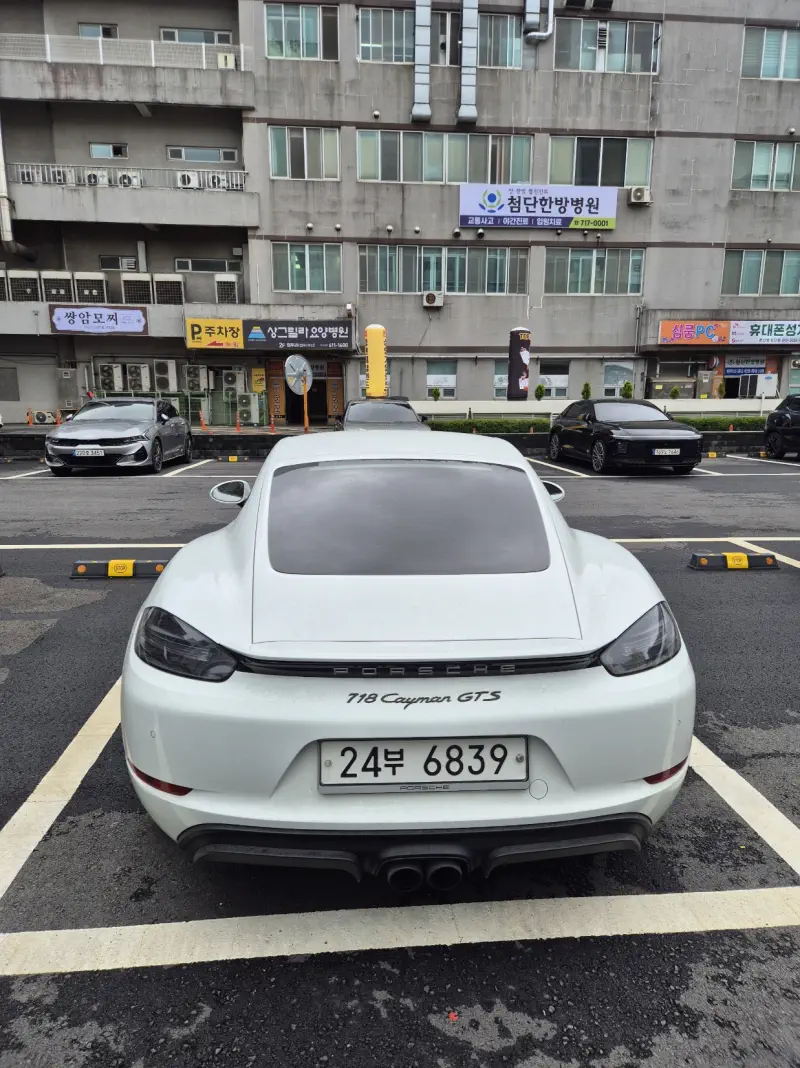 Porsche Cayman