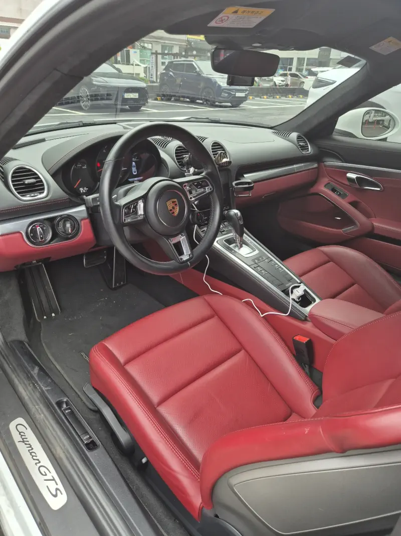 Porsche Cayman