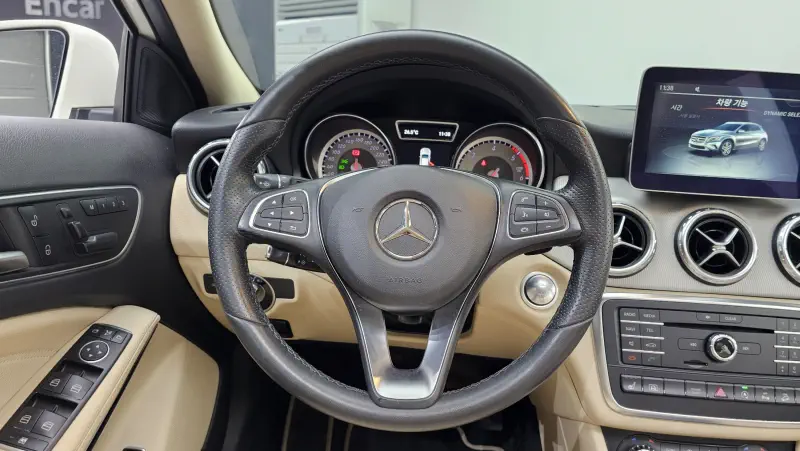 Mercedes-Benz GLA-Class