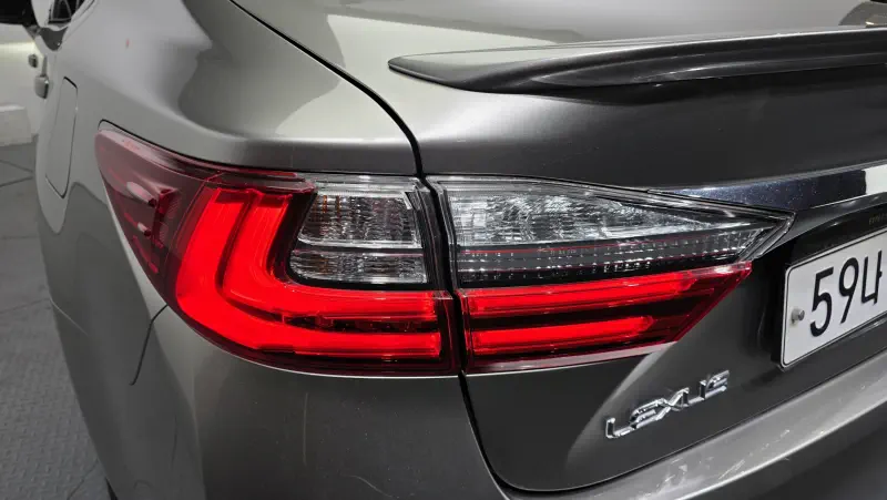 Lexus ES300h