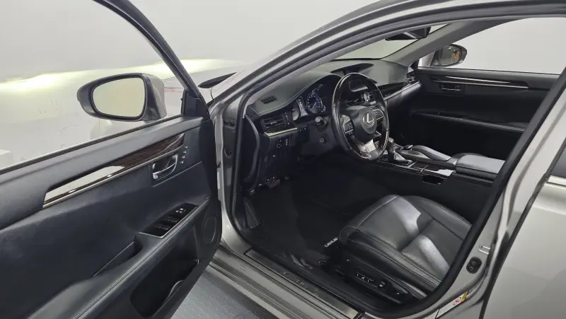 Lexus ES300h