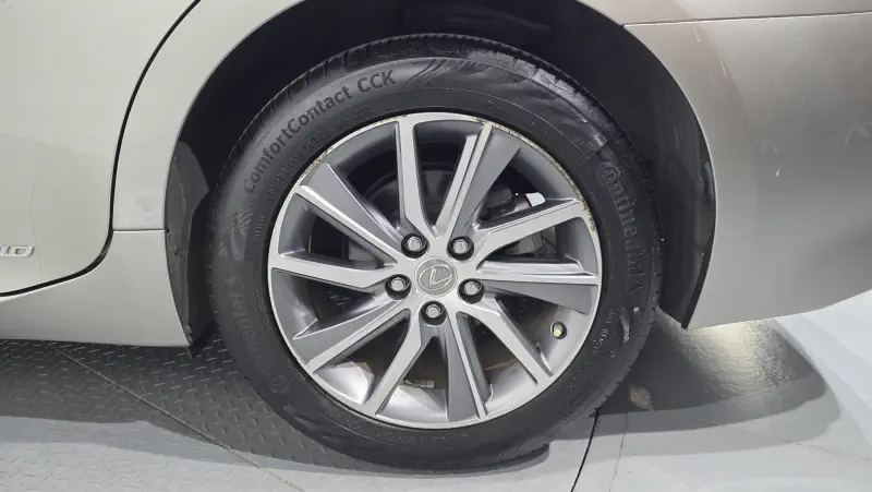 Lexus ES300h