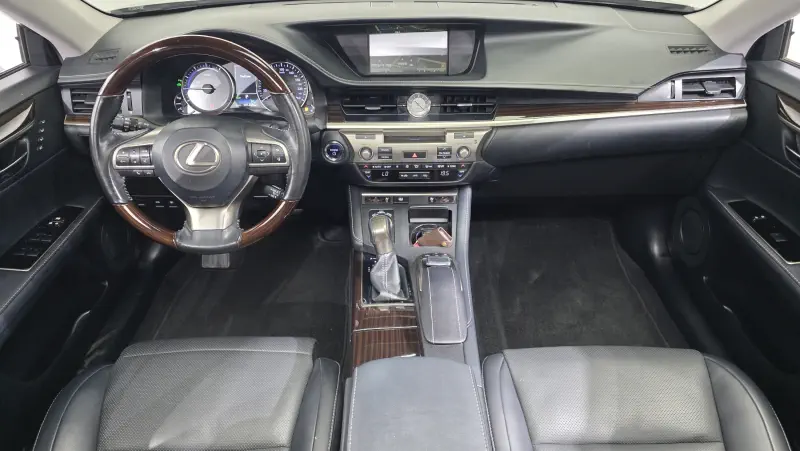 Lexus ES300h