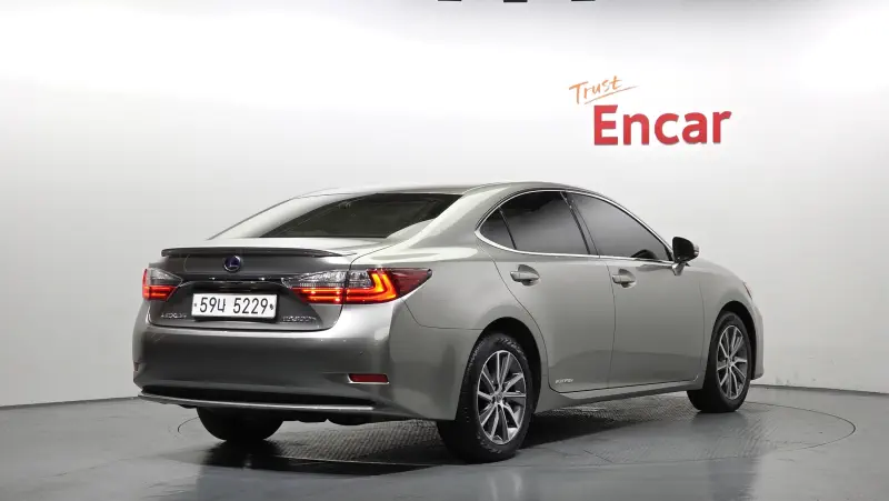 Lexus ES300h