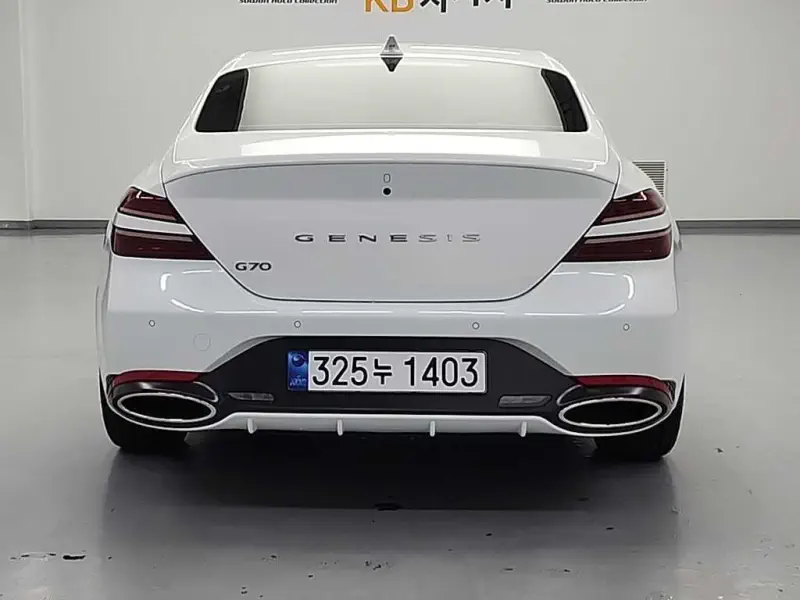 Genesis G70