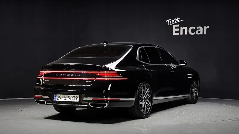 Genesis G90