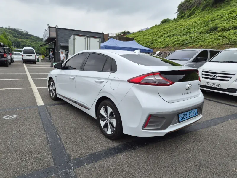 Hyundai Ioniq