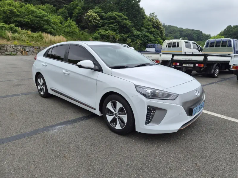 Hyundai Ioniq