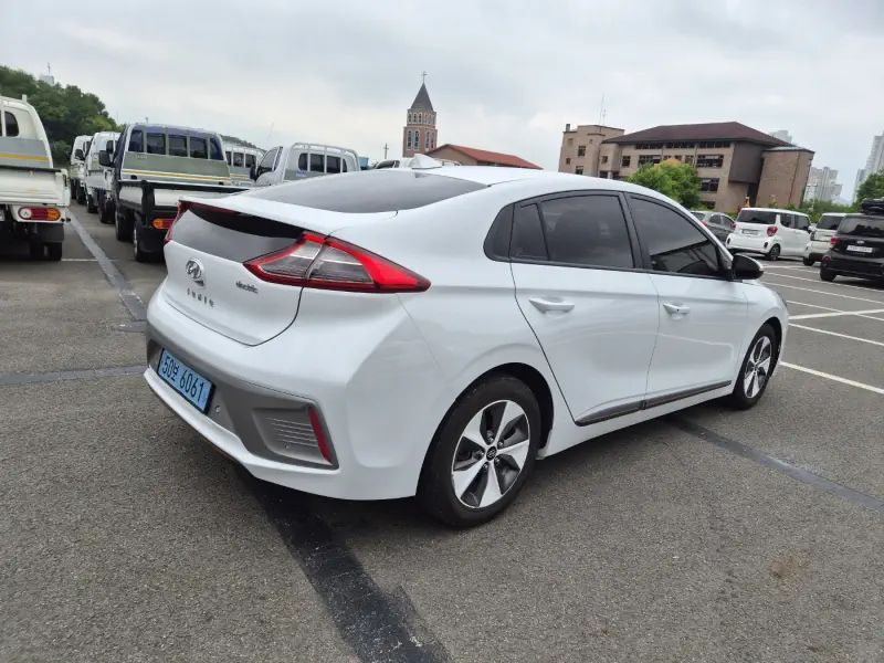 Hyundai Ioniq
